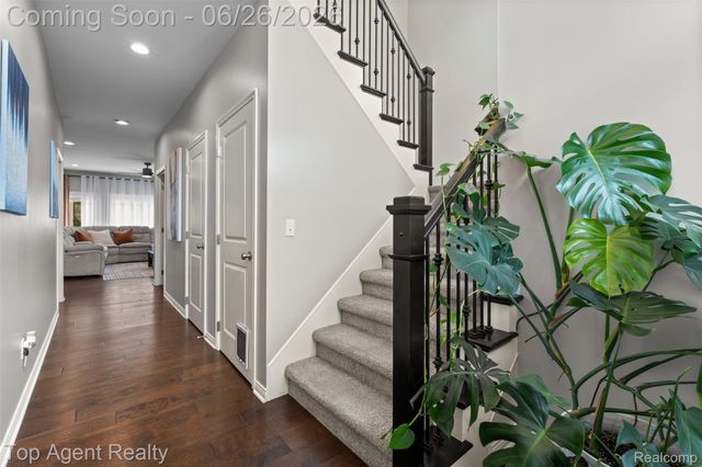 13826 Grandeur Avenue, Shelby Charter Township, MI 48315
