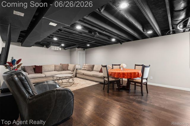 13826 Grandeur Avenue, Shelby Charter Township, MI 48315