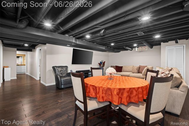 13826 Grandeur Avenue, Shelby Charter Township, MI 48315
