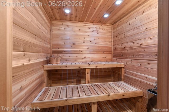 13826 Grandeur Avenue, Shelby Charter Township, MI 48315