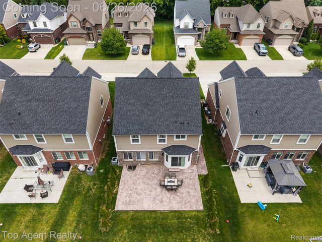 13826 Grandeur Avenue, Shelby Charter Township, MI 48315