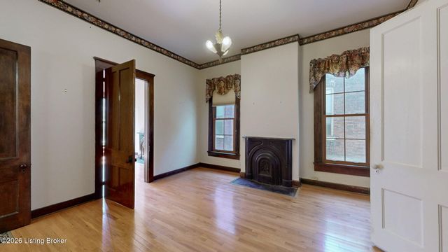 1154 S Brook St, Louisville, KY 40203