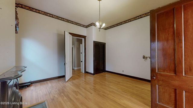 1154 S Brook St, Louisville, KY 40203
