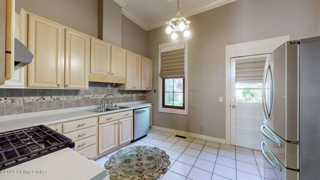 1154 S Brook St, Louisville, KY 40203