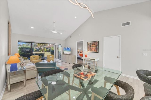 5222 MYRTLE WOOD 9, Sarasota, FL 34235