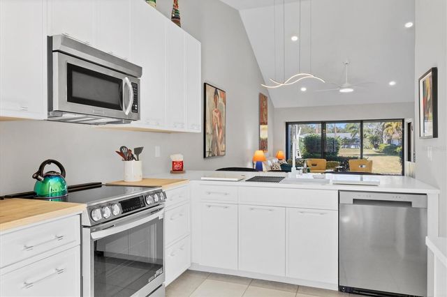 5222 MYRTLE WOOD 9, Sarasota, FL 34235