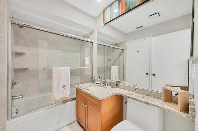 5222 MYRTLE WOOD 9, Sarasota, FL 34235