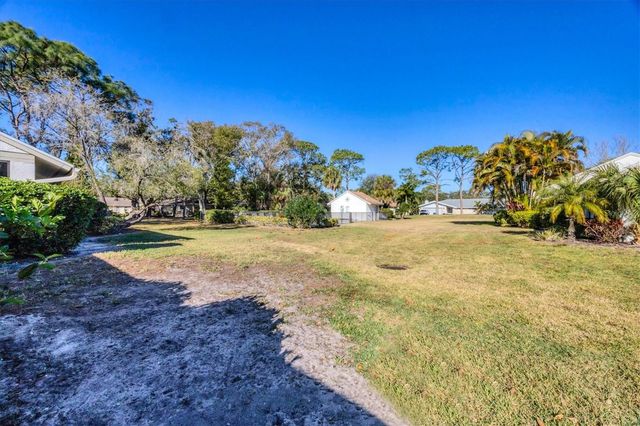 5222 MYRTLE WOOD 9, Sarasota, FL 34235