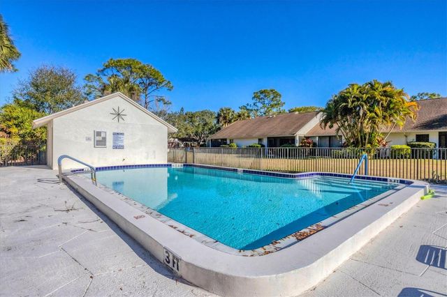 5222 MYRTLE WOOD 9, Sarasota, FL 34235