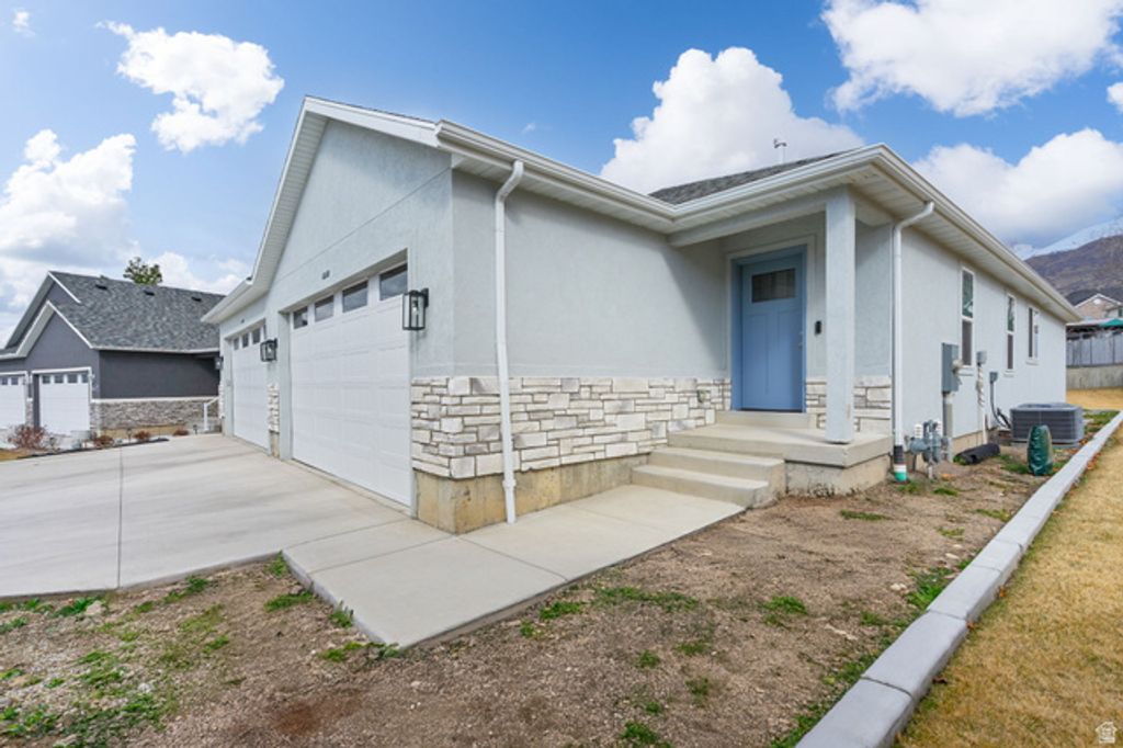 1636 N 160 E, Orem, UT 84057