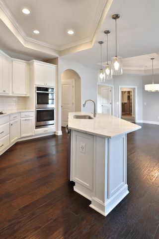 6947 Hollyhock Drive, New Albany, OH 43054