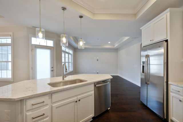 6947 Hollyhock Drive, New Albany, OH 43054