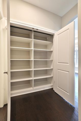 6947 Hollyhock Drive, New Albany, OH 43054