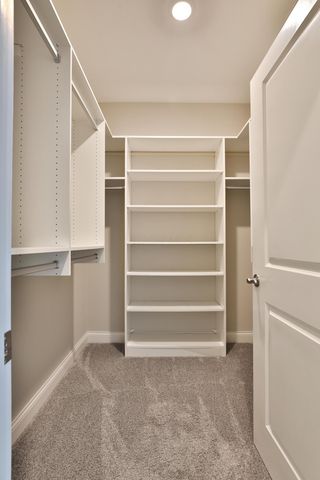 6947 Hollyhock Drive, New Albany, OH 43054