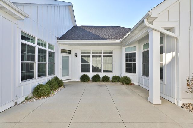 6947 Hollyhock Drive, New Albany, OH 43054