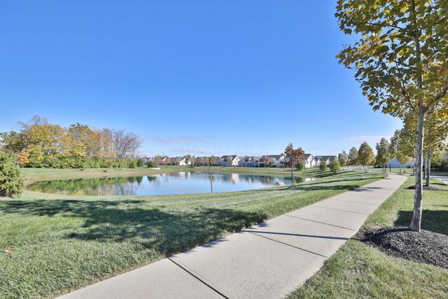 6947 Hollyhock Drive, New Albany, OH 43054