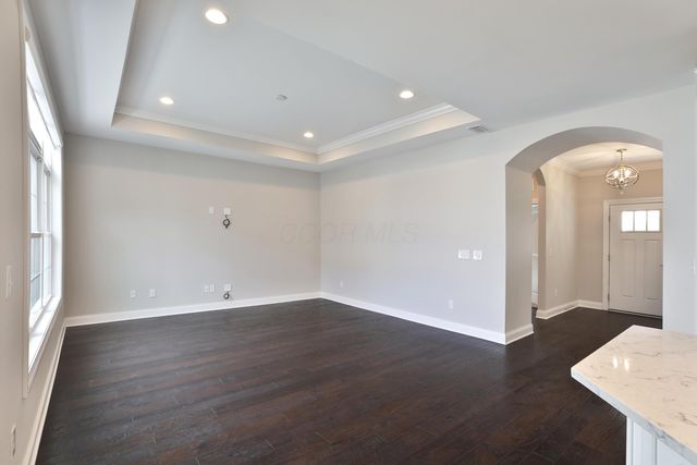 6947 Hollyhock Drive, New Albany, OH 43054