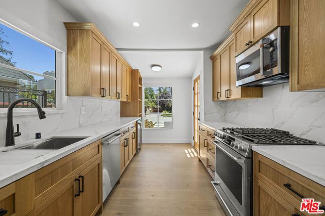 11151 Hortense Street, North Hollywood, CA 91602