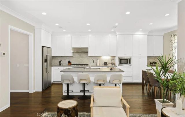 231 Rodeo, Irvine, CA 92602