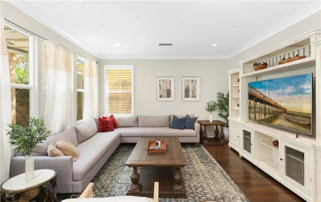 231 Rodeo, Irvine, CA 92602