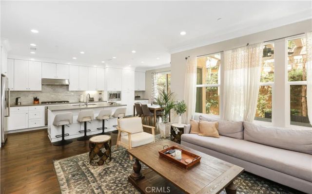 231 Rodeo, Irvine, CA 92602