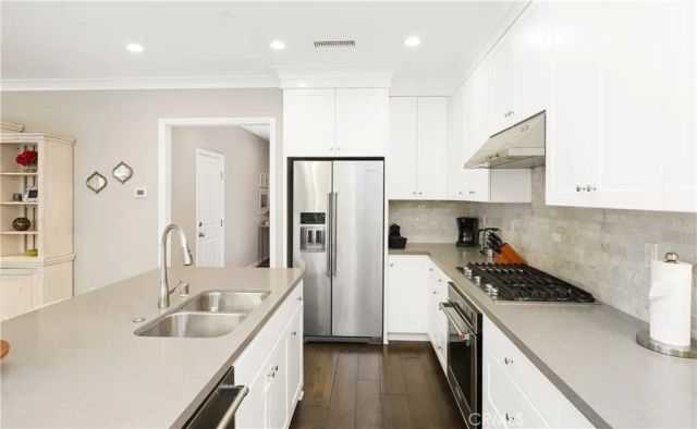 231 Rodeo, Irvine, CA 92602