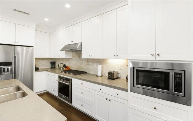 231 Rodeo, Irvine, CA 92602