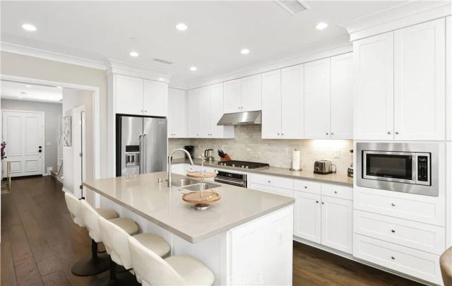 231 Rodeo, Irvine, CA 92602