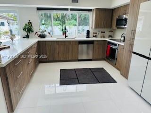 1940 NE 186th Dr, North Miami Beach, FL 33179