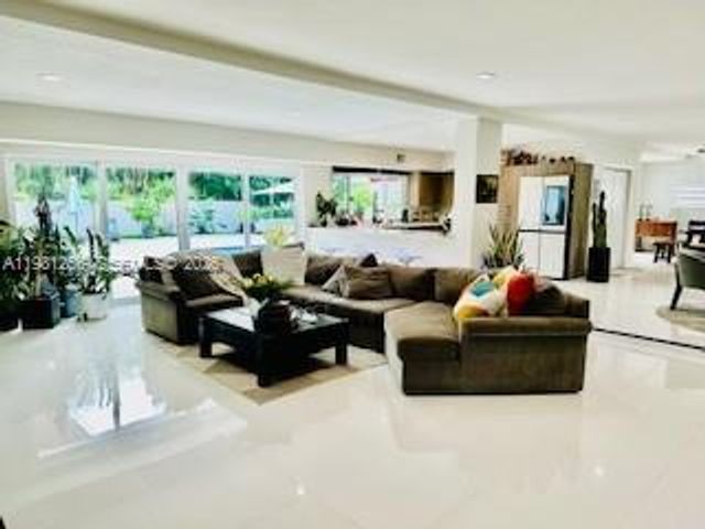 1940 NE 186th Dr, North Miami Beach, FL 33179