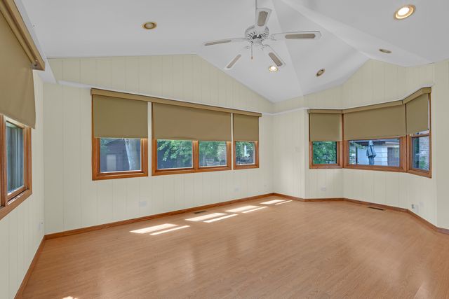 9932 S Maplewood Avenue, Chicago, IL 60655