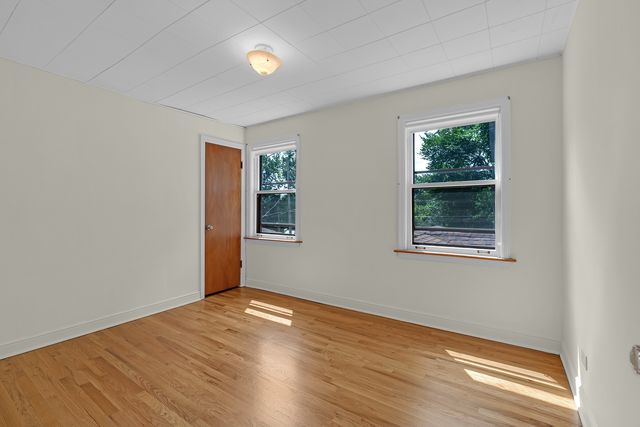 9932 S Maplewood Avenue, Chicago, IL 60655