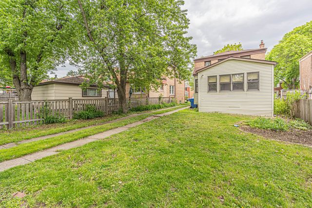 9932 S Maplewood Avenue, Chicago, IL 60655