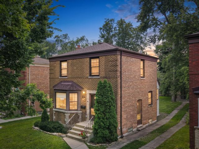 9932 S Maplewood Avenue, Chicago, IL 60655
