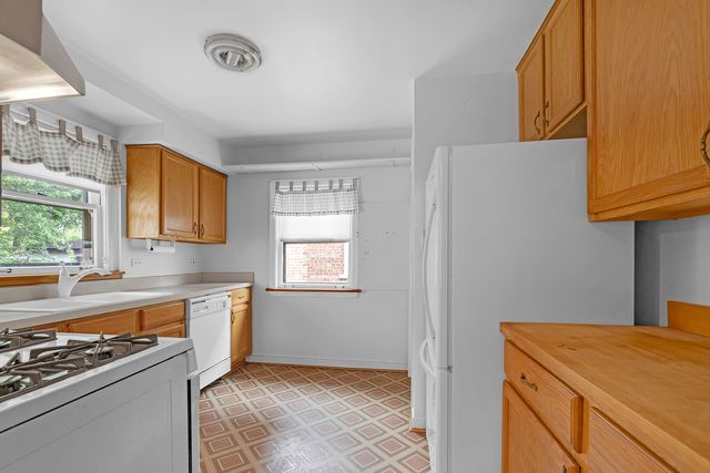 9932 S Maplewood Avenue, Chicago, IL 60655