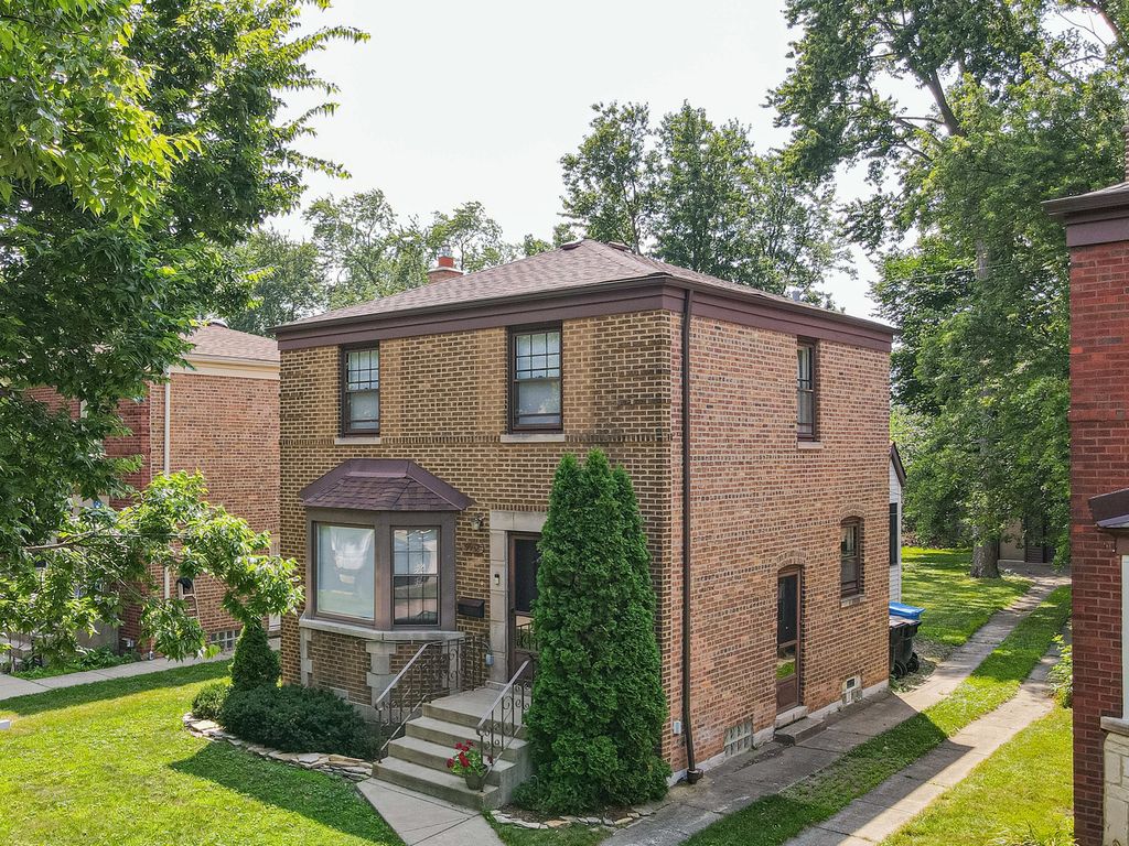 9932 S Maplewood Avenue, Chicago, IL 60655