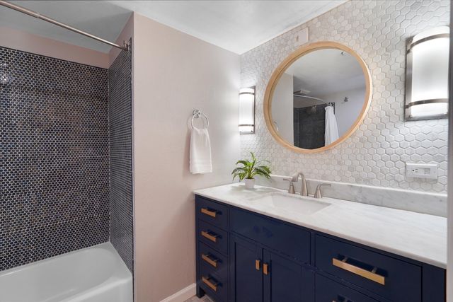 7513 Gladden Avenue NE, Albuquerque, NM 87110