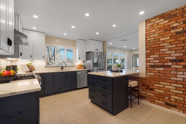 7513 Gladden Avenue NE, Albuquerque, NM 87110