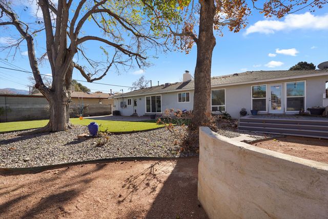 7513 Gladden Avenue NE, Albuquerque, NM 87110
