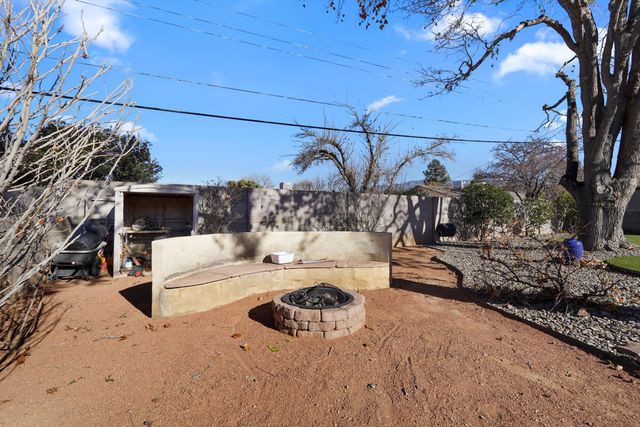 7513 Gladden Avenue NE, Albuquerque, NM 87110