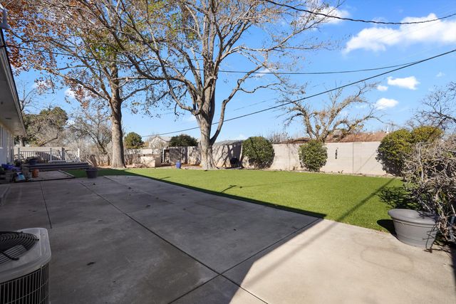 7513 Gladden Avenue NE, Albuquerque, NM 87110