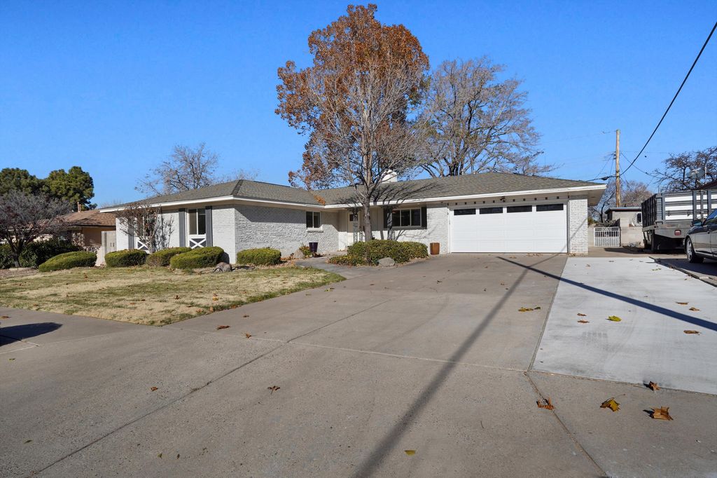 7513 Gladden Avenue NE, Albuquerque, NM 87110