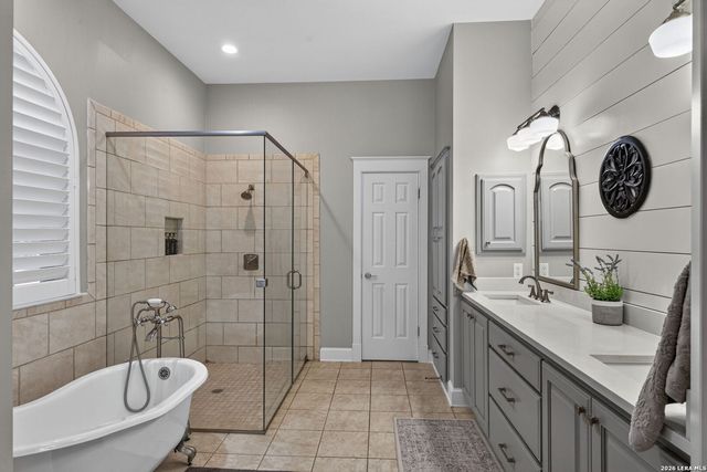 29607 FAIRWAY BLUFF DR, Boerne, TX 78015