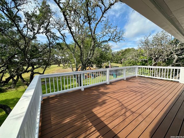 29607 FAIRWAY BLUFF DR, Boerne, TX 78015