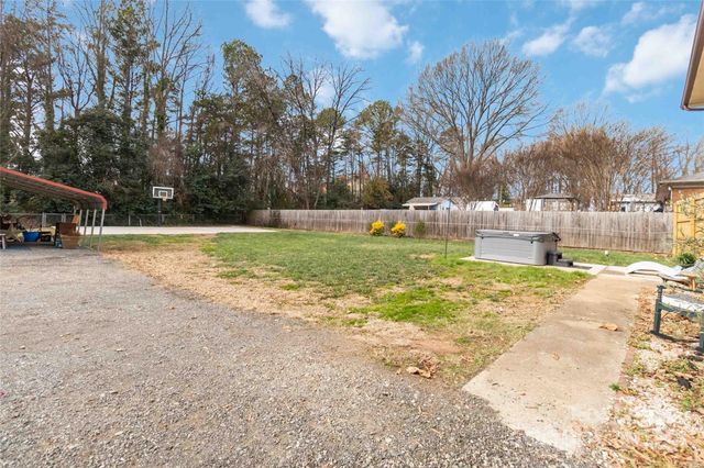 405 Hillcrest Drive, Huntersville, NC 28078