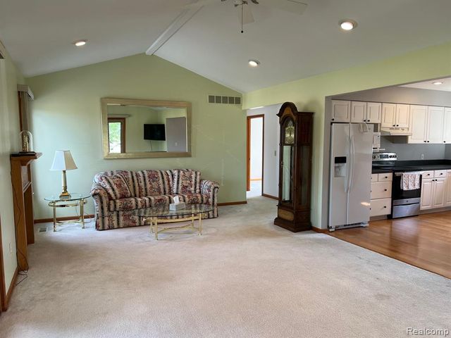 4198 Mcdowell Road, Lapeer, MI 48446