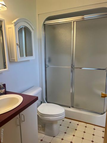 4198 Mcdowell Road, Lapeer, MI 48446