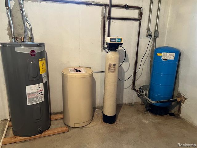 4198 Mcdowell Road, Lapeer, MI 48446