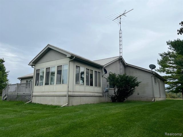 4198 Mcdowell Road, Lapeer, MI 48446