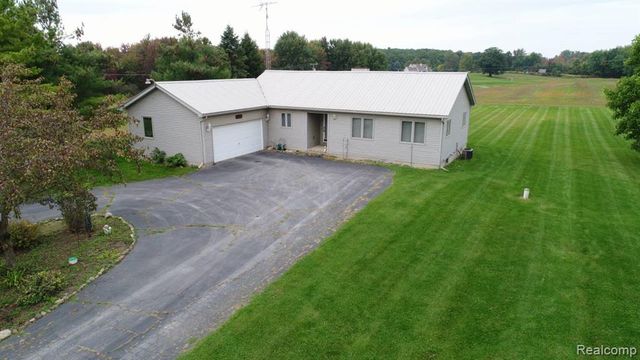 4198 Mcdowell Road, Lapeer, MI 48446